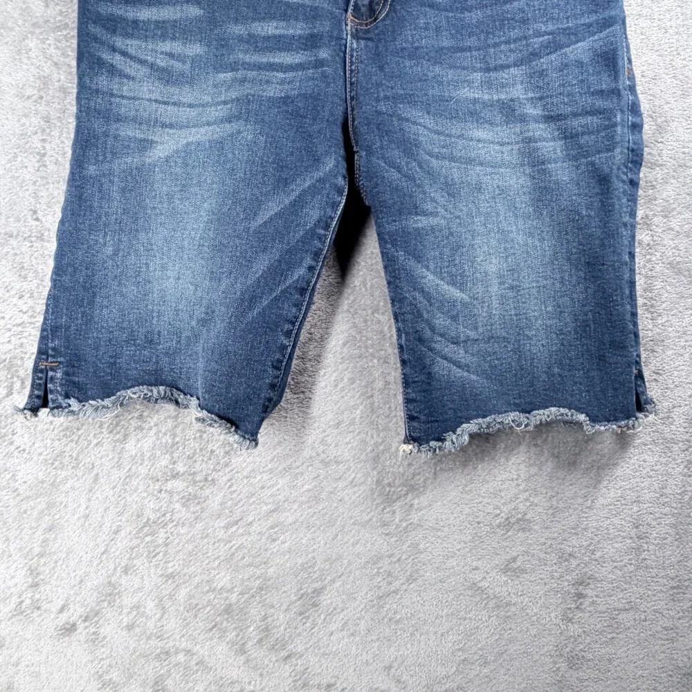 Kut from the Kloth‎ Natalie Bermuda Shorts Women 6 Blue Raw Hem Flap Back Pocket